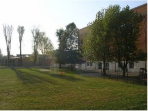 Il cortile dell'Olivelli prima dei lavori Il cortile dell'Olivelli prima dei lavori