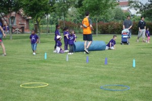 Gli alunni durante i giochi Gli alunni durante i giochi
