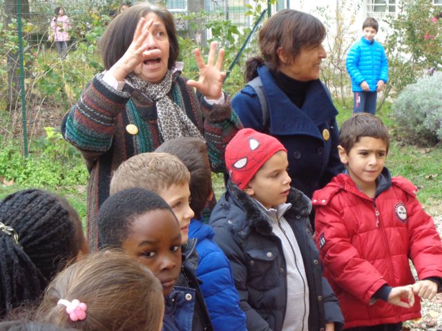 Gli alunni di classe Prima nel Giardino delle Farfalle