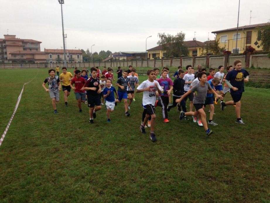 I ragazzini durante la corsa.