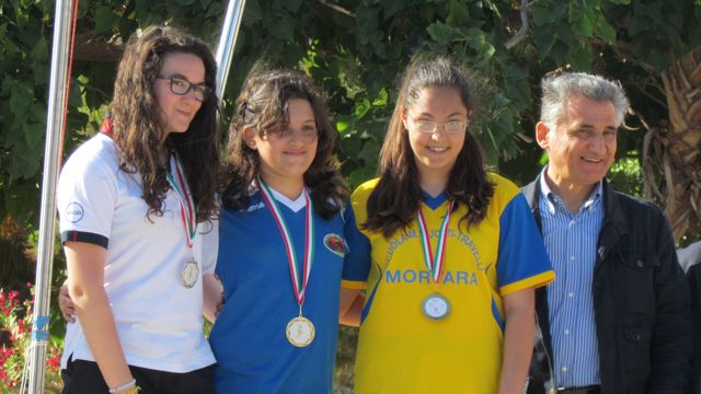 Le atlete con la medaglia al collo