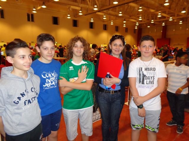 Gli studenti con l'insegnante a Pescara Gli studenti con l'insegnante a Pescara