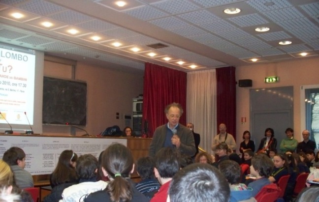 L'incontro di Colombo con gli alunni in aula magna