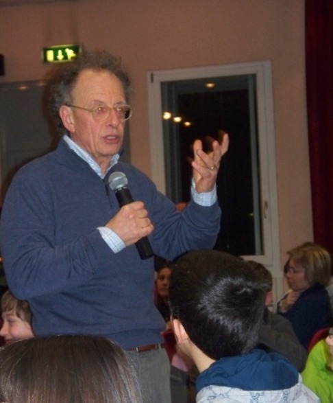 L'incontro di Colombo con gli alunni in aula magna