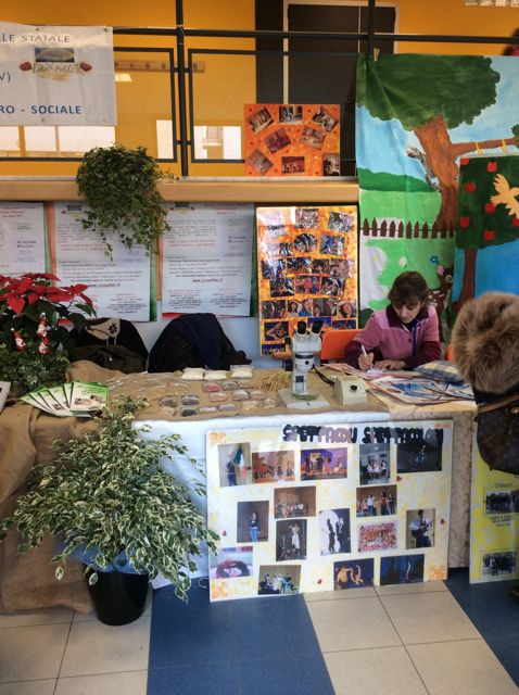 Campus dell'orientamento nella hall dell'edificio Campus dell'orientamento nella hall dell'edificio