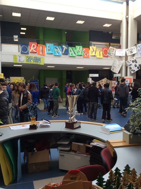 Campus dell'orientamento nella hall dell'edificio Campus dell'orientamento nella hall dell'edificio