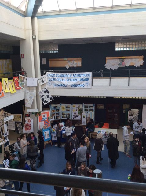 Campus dell'orientamento nella hall dell'edificio Campus dell'orientamento nella hall dell'edificio