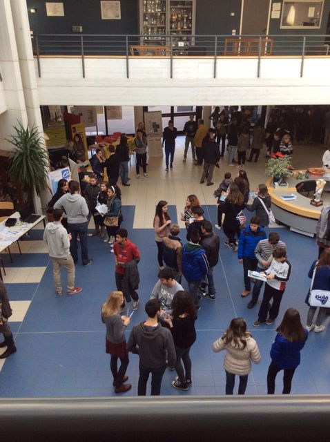 Campus dell'orientamento nella hall dell'edificio Campus dell'orientamento nella hall dell'edificio