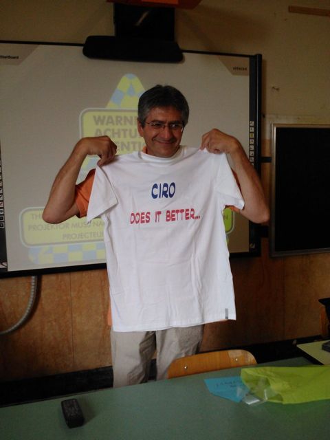 Una maglietta-regalo per Ciro: "Ciro does it better"!