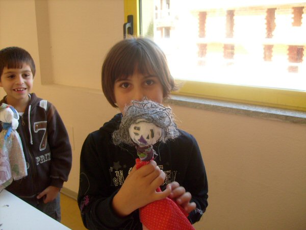 Lo realizzano con lana e stoffe.