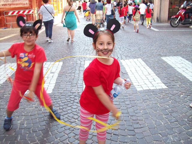 Alunni travestiti da topini