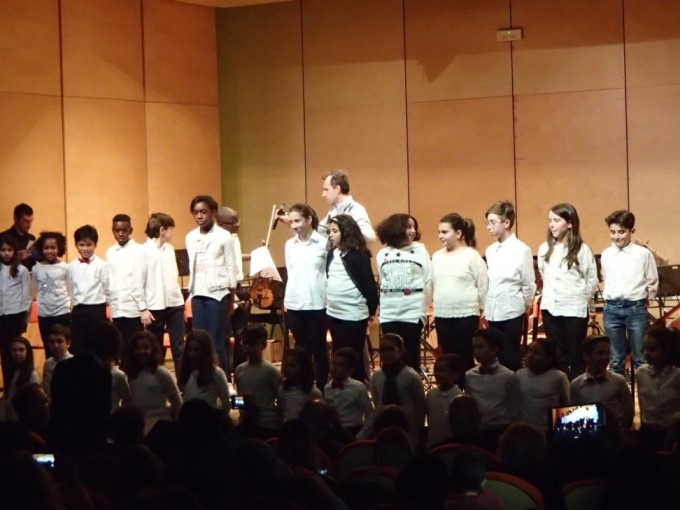 Alunni sul palco.
