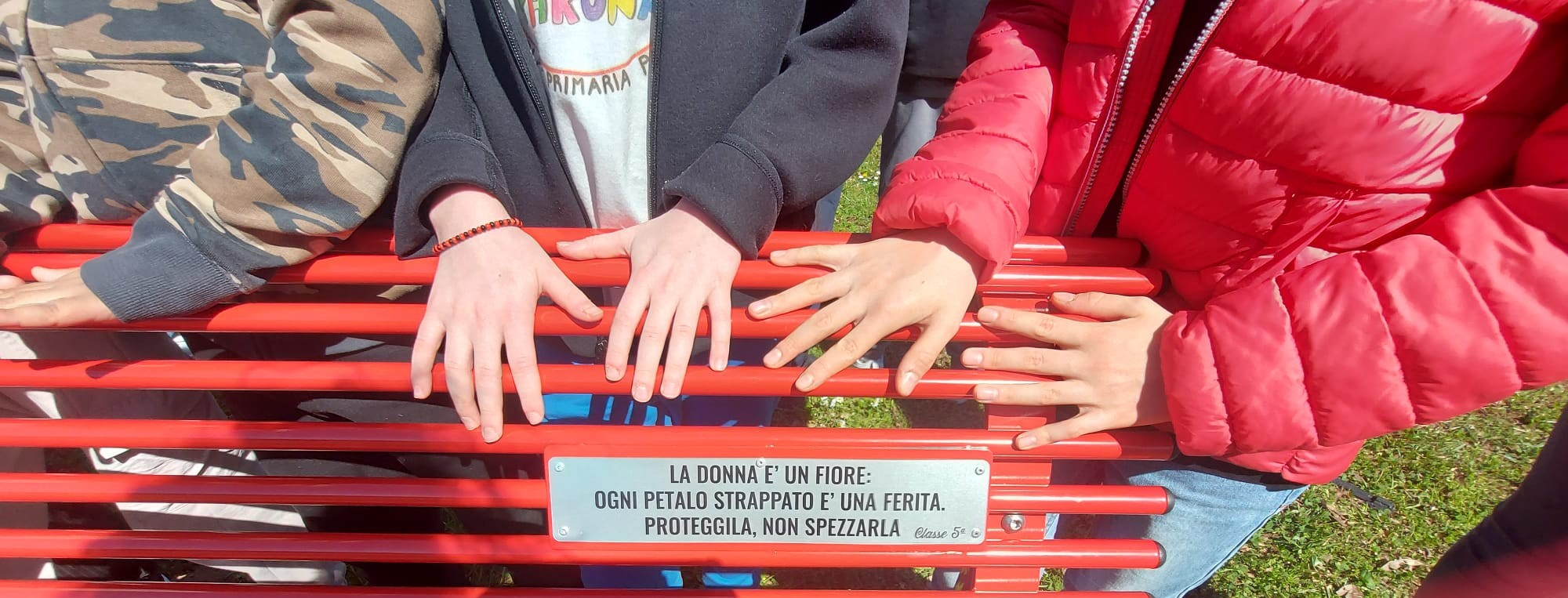 Inaugurazione panchine colorate del parco comunale di Parona